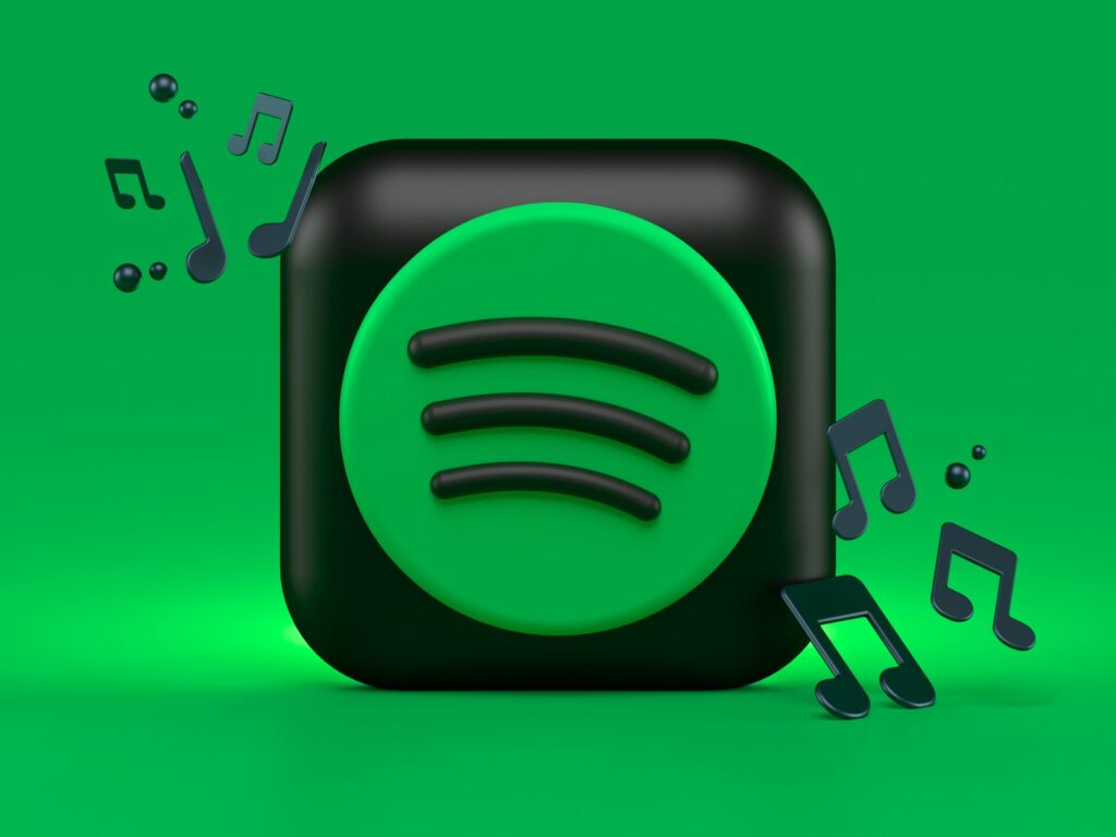 Spotify, 매일 업데이트되는 ‘리슨닝 스탯’으로 Apple Music에 도전장 green and white logo illustration